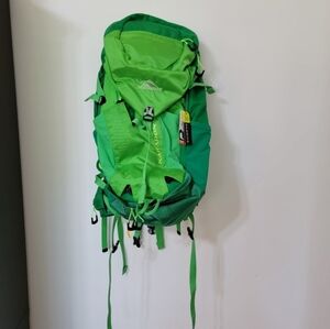 High Sierra Karadon 40 hicking back pack NWT